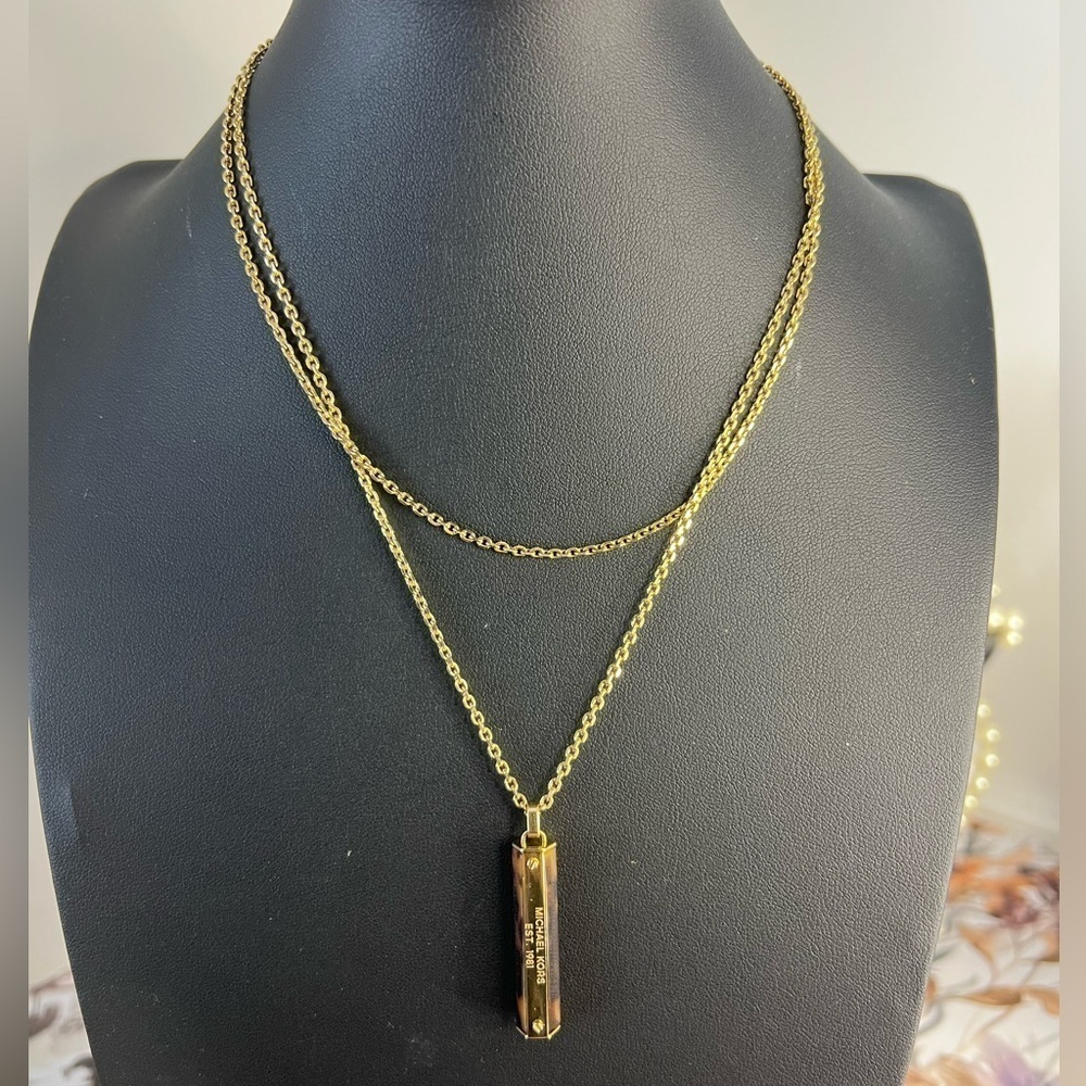 Michael Kors Faux Tortoise & Gold Tone Pendant Necklace 32” B1